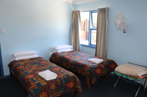 Tullah Lakeside Lodge - Accommodation Perth 7
