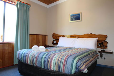 Tullah Lakeside Lodge - Accommodation Perth 3