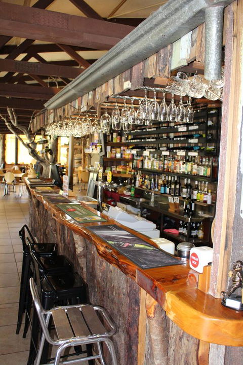 Tullah Lakeside Lodge - Accommodation Perth 21