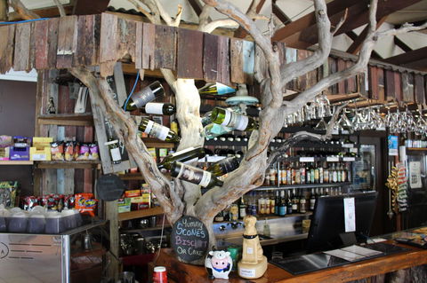 Tullah Lakeside Lodge - Accommodation Perth 29