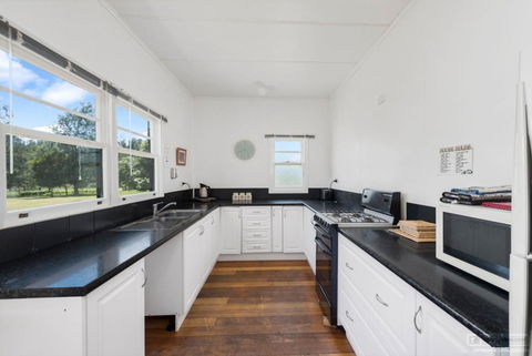 Giants Table And Cottages - Accommodation Perth 28