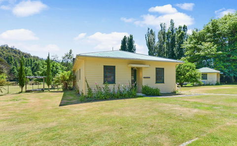Giants Table And Cottages - Accommodation Perth 3
