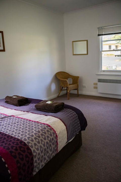 Giants Table And Cottages - Accommodation Perth 6