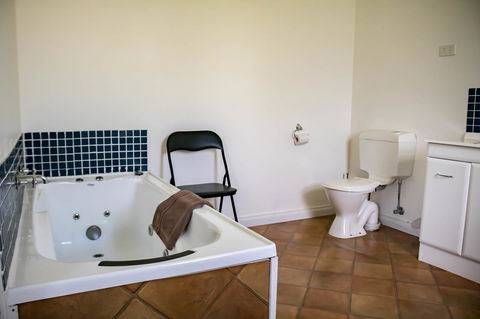 Giants Table And Cottages - Accommodation Perth 8