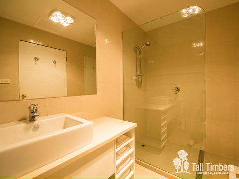Tall Timbers Tasmania - Perth Resorts 14