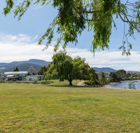 Riverfront Motel  Villas - Accommodation Perth