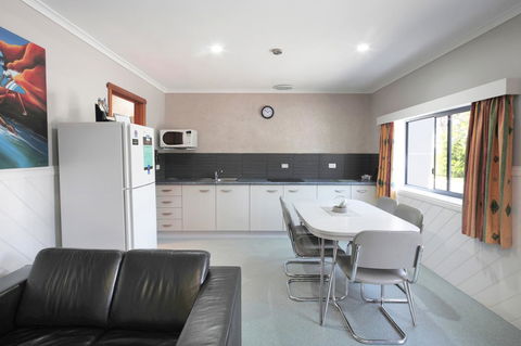 Georges Bay Apartments - Accommodation Perth 38