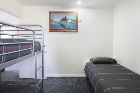 Georges Bay Apartments - Accommodation Perth 33