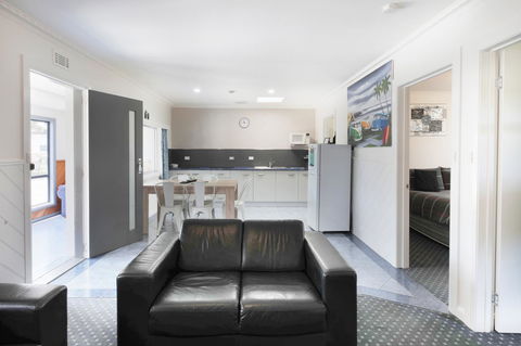 Georges Bay Apartments - Accommodation Perth 34