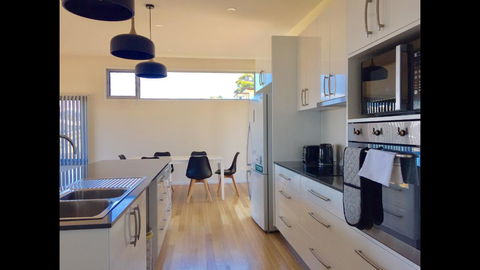 Couples Getaway On Bruny Island - Perth Resorts 6