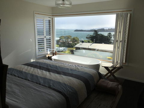 Couples Getaway On Bruny Island - Perth Resorts 5