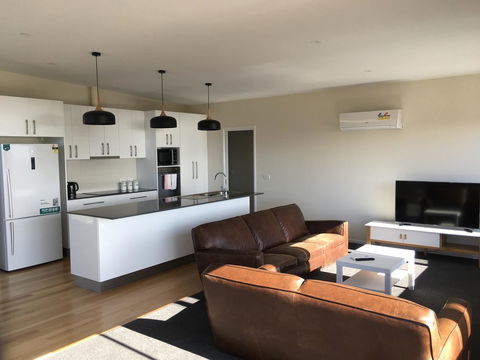 Couples Getaway On Bruny Island - Perth Resorts 23