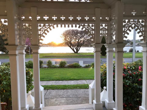 Riverbank Villa - Accommodation Perth 8