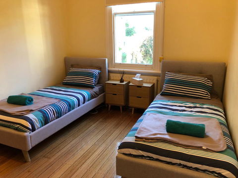 Riverbank Villa - Accommodation Perth 2
