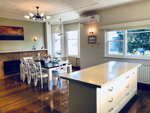 Riverbank Villa - Accommodation Perth 4