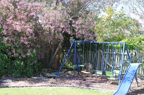 Sisters Beach Paradise - Accommodation Perth 2