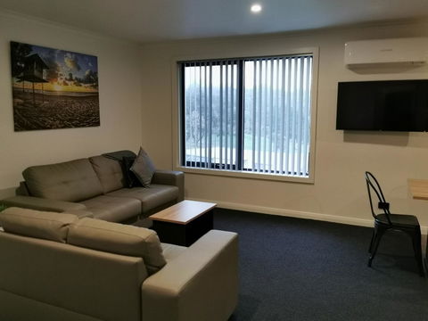 Youngtown Executive Apartments - 2BR Included, Free Parking & Wifi, Sofa Bed & Cot Fee Applies - Accommodation Perth 3
