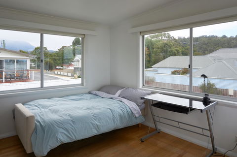The Ultimate Beach House - Accommodation Perth 6