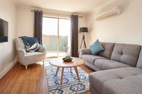 Elphin Serviced Apartments - Accommodation Perth 13