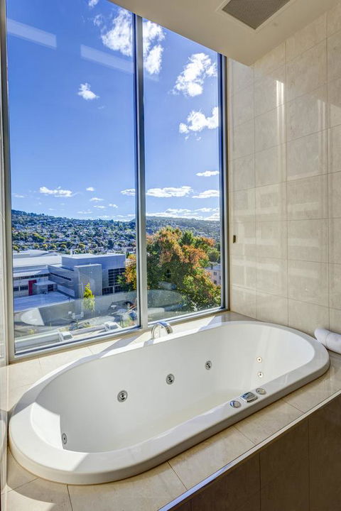Mantra Charles Hotel - Accommodation Perth 2