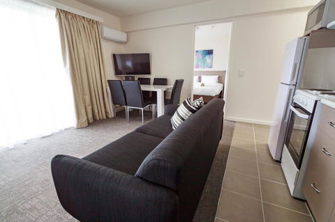 Adina Place Motel Apartments - Perth Resorts 6