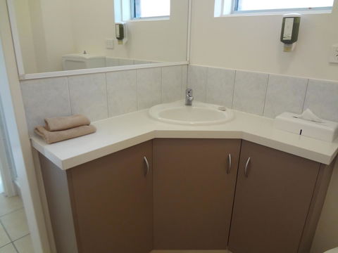Adina Place Motel Apartments - Perth Resorts 39