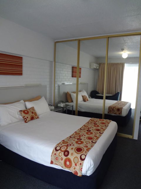 Adina Place Motel Apartments - Perth Resorts 28
