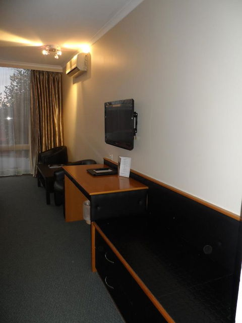 Commodore Regent - Accommodation Perth 31