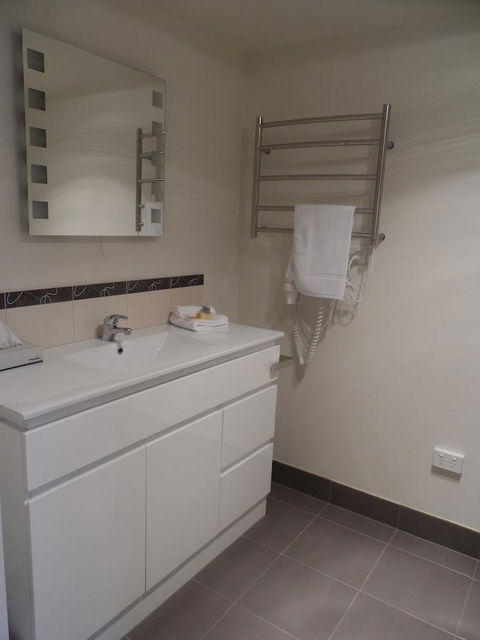 Commodore Regent - Accommodation Perth 24