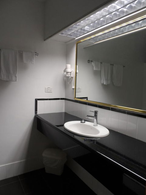 Commodore Regent - Accommodation Perth 23