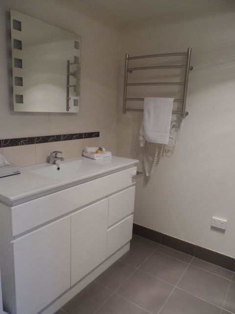 Commodore Regent - Accommodation Perth 26