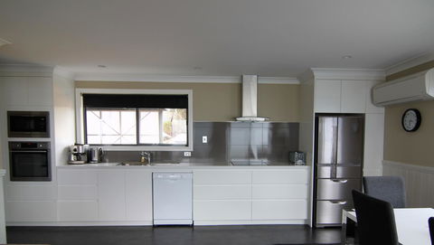 SEA EAGLE COTTAGE Amazing Views Of Bay Of Fires - Accommodation Perth 7