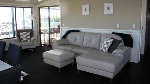 SEA EAGLE COTTAGE Amazing Views Of Bay Of Fires - Accommodation Perth 5