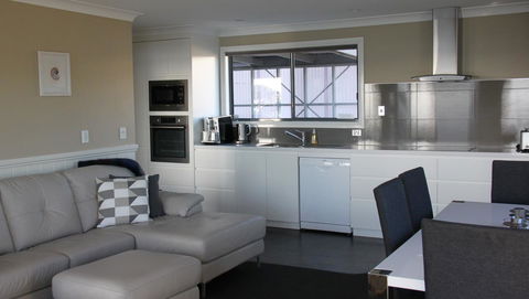 SEA EAGLE COTTAGE Amazing Views Of Bay Of Fires - Accommodation Perth 23