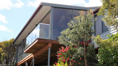 SEA EAGLE COTTAGE Amazing Views Of Bay Of Fires - Accommodation Perth 11