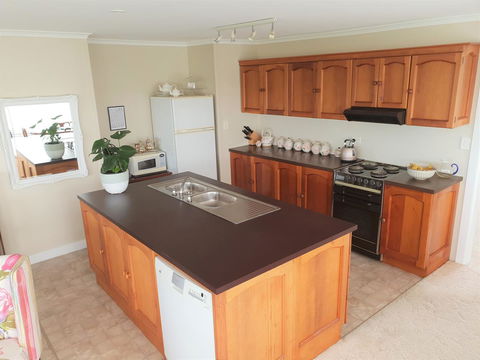 Garden By The Beach - Gateway To The East Coast, Close To Airport - Accommodation Perth 1