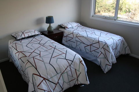 Penguin Seaside Farm - Accommodation Perth 6