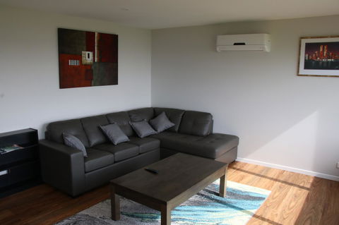 Penguin Seaside Farm - Accommodation Perth 4