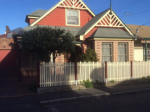 City Townhouse Walking Distance To City - Accommodation Perth 0