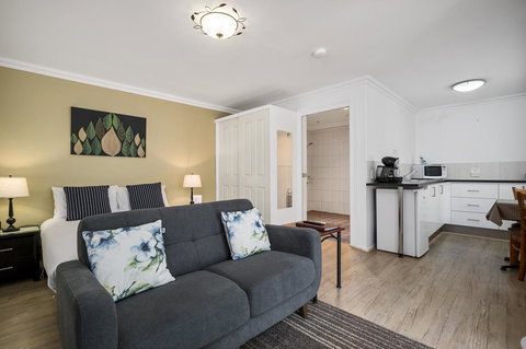 Oyster Cove Chalet - Perth Resorts 2