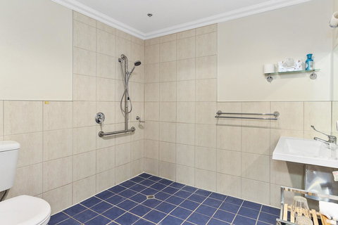 Oyster Cove Chalet - Perth Resorts 11