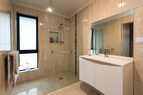 Euphoria House - Accommodation Perth 5