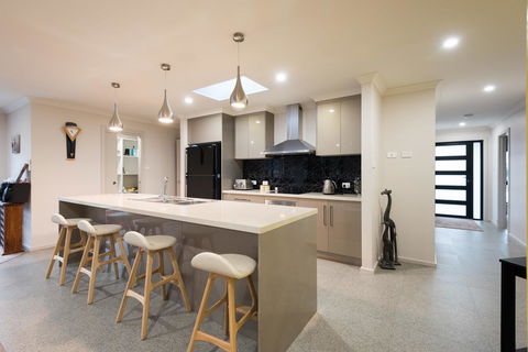 Euphoria House - Accommodation Perth 9