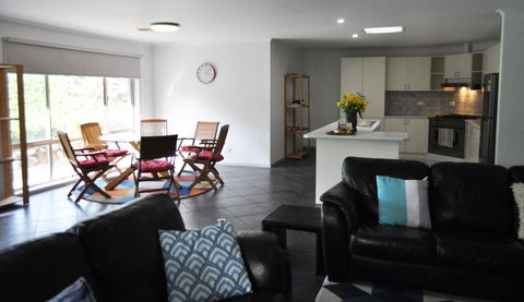 Island Breeze Motel - Perth Resorts 7