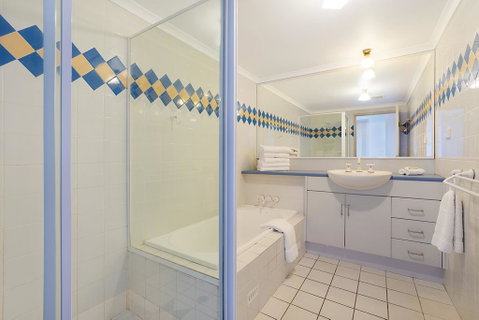 Newcastle Short Stay Apartments - Sandbar Newcastle Beach - Accommodation Perth 3