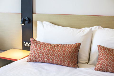 Nightcap At Regents Park Hotel - Accommodation Perth 1