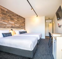 Nightcap at Westside Hotel - Perth Resorts