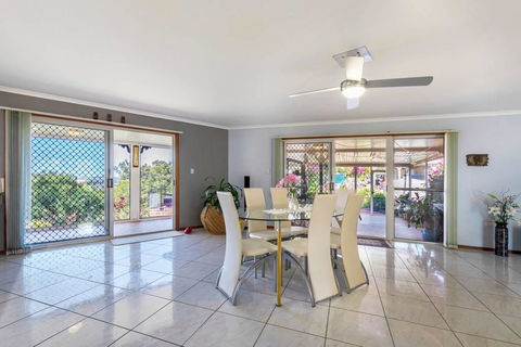 Ninderry Rise Retreat - Perth Resorts 3