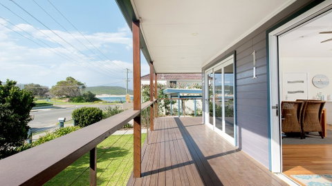 No. 1 Fingal Bay Beach House - The Little Abode - Accommodation Perth 0