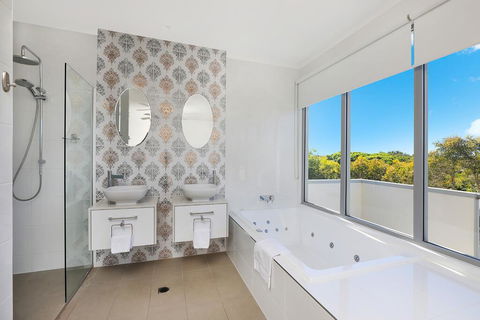 NORTHSHOR- ULTIMATE BEACH HOUSE - Accommodation Perth 3